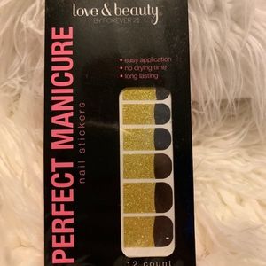 Gold Nail Sticker Manicure